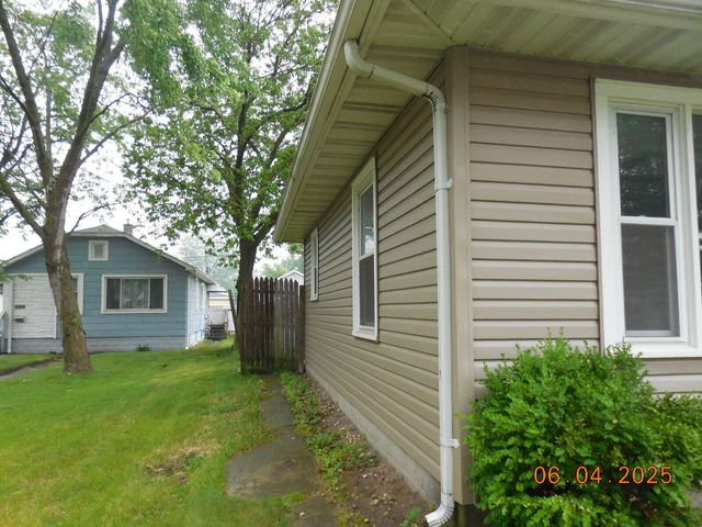 6633 S Mccook Avenue, Hammond, IN 46323