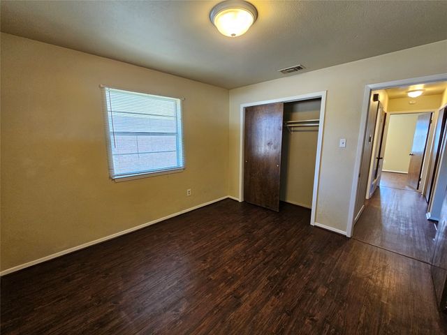 2210 Lavern Street, Arlington, TX 76013