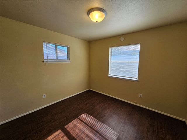 2210 Lavern Street, Arlington, TX 76013