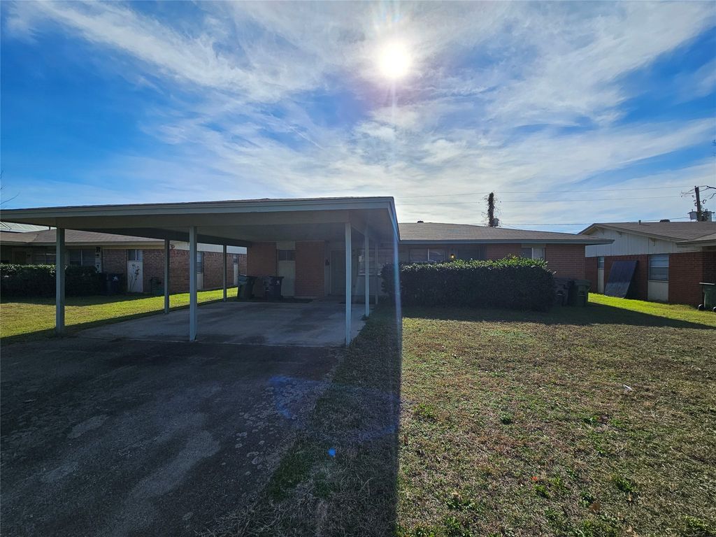 2210 Lavern Street, Arlington, TX 76013