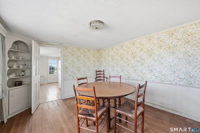 38 Roberts Lane, West Hartford, CT 06107