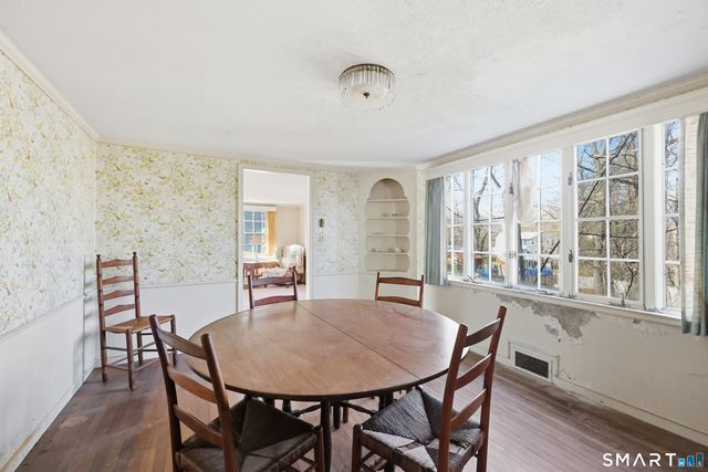 38 Roberts Lane, West Hartford, CT 06107