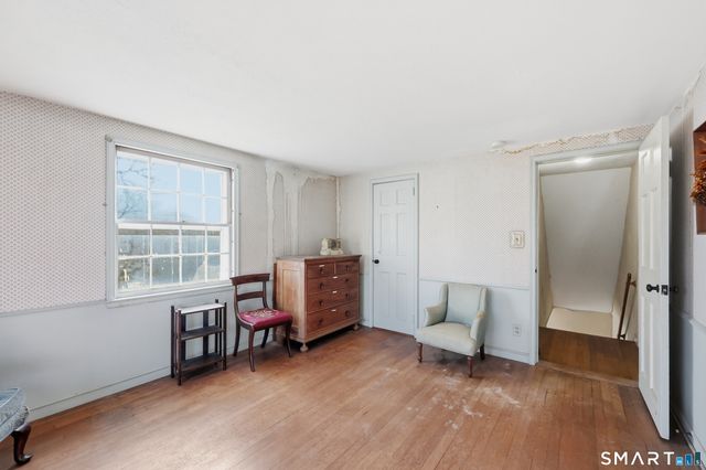 38 Roberts Lane, West Hartford, CT 06107