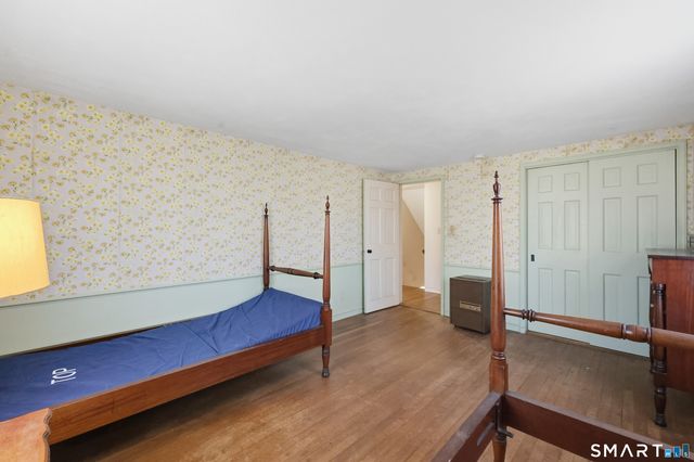 38 Roberts Lane, West Hartford, CT 06107