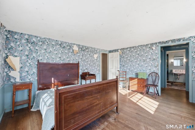 38 Roberts Lane, West Hartford, CT 06107