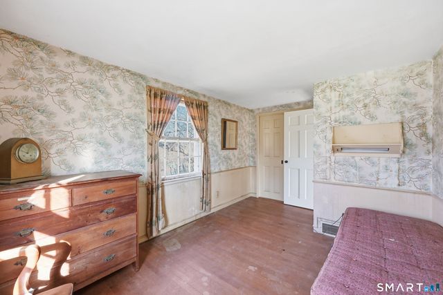 38 Roberts Lane, West Hartford, CT 06107