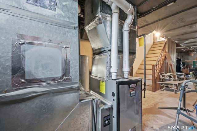 38 Roberts Lane, West Hartford, CT 06107