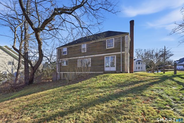 38 Roberts Lane, West Hartford, CT 06107