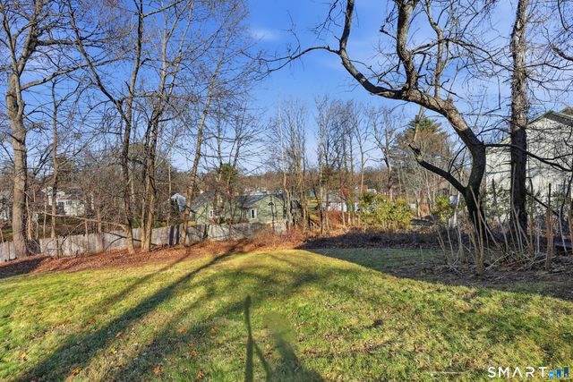 38 Roberts Lane, West Hartford, CT 06107