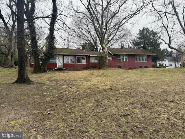 609 HURFFVILLE CROSSKEYS RD, Sewell, NJ 08080