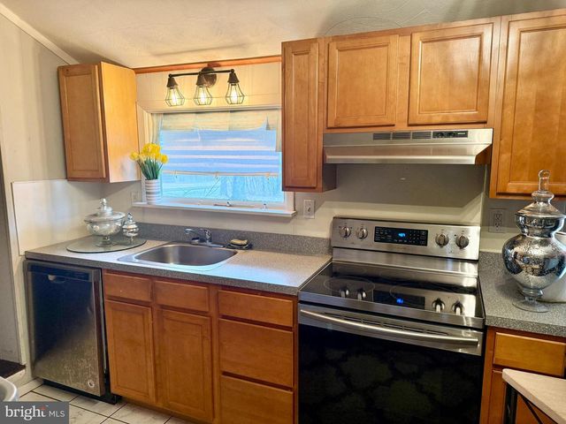 609 HURFFVILLE CROSSKEYS RD, Sewell, NJ 08080