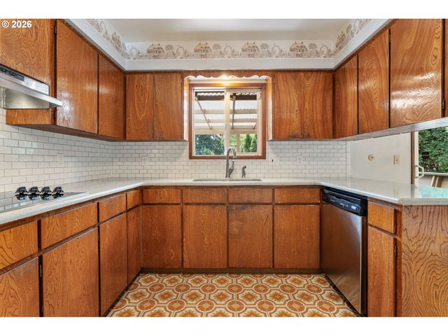 13529 Se TAYLOR Ct, Portland, OR 97233