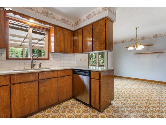 13529 Se TAYLOR Ct, Portland, OR 97233