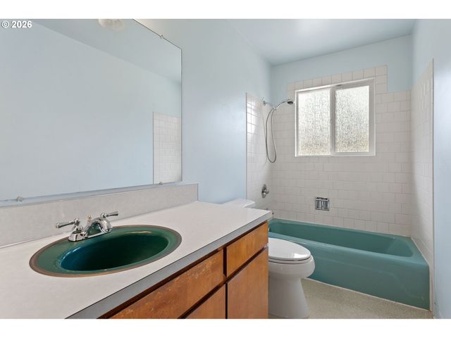 13529 Se TAYLOR Ct, Portland, OR 97233
