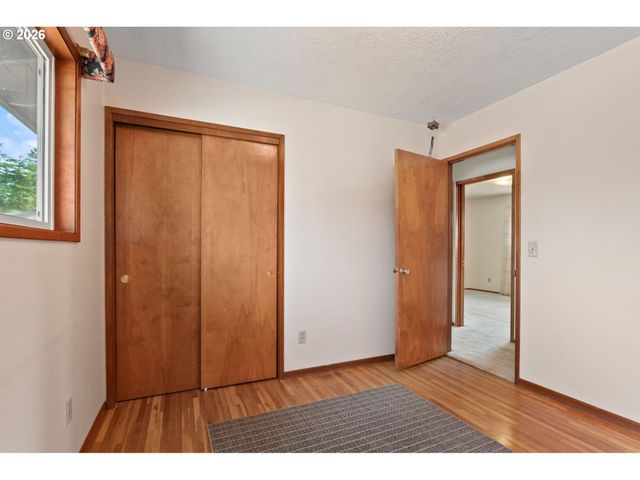 13529 Se TAYLOR Ct, Portland, OR 97233