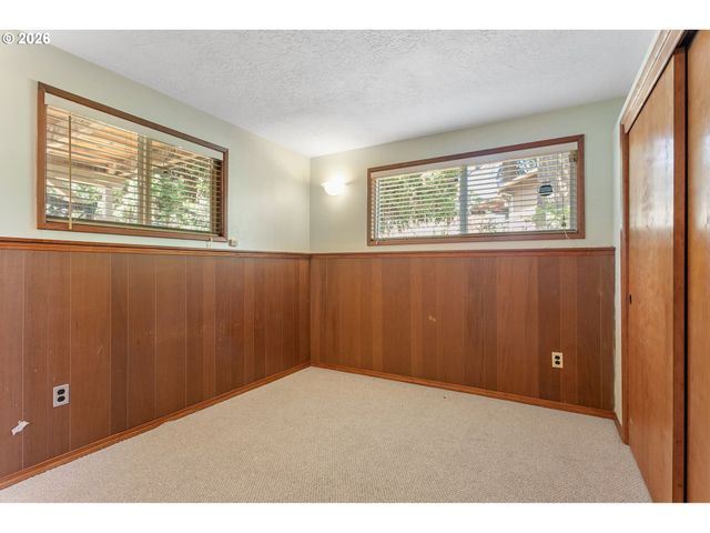 13529 Se TAYLOR Ct, Portland, OR 97233