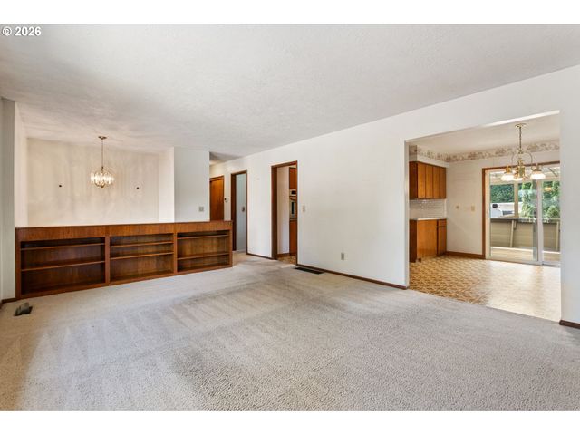 13529 Se TAYLOR Ct, Portland, OR 97233