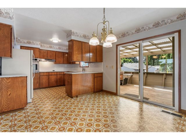 13529 Se TAYLOR Ct, Portland, OR 97233