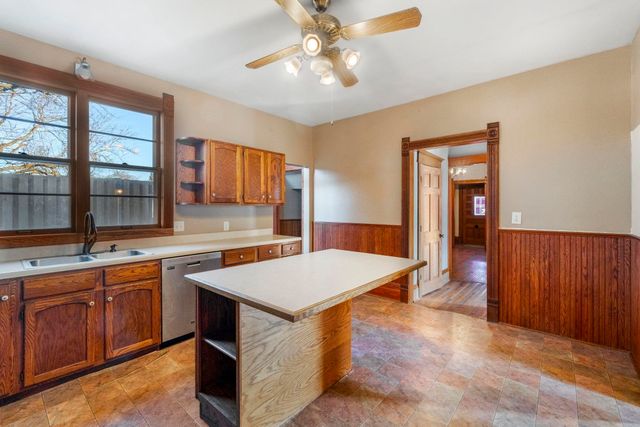 821 College Street, Cedar Falls, IA 50613