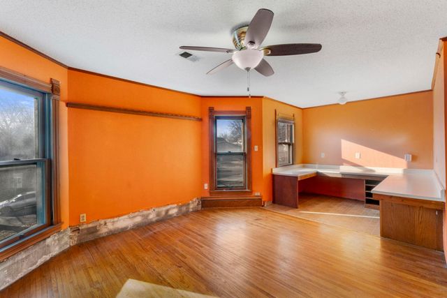 821 College Street, Cedar Falls, IA 50613