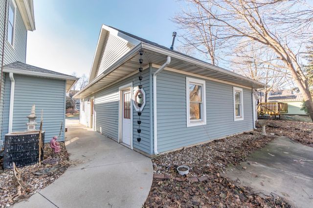 821 College Street, Cedar Falls, IA 50613