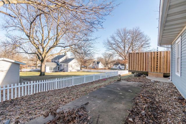 821 College Street, Cedar Falls, IA 50613