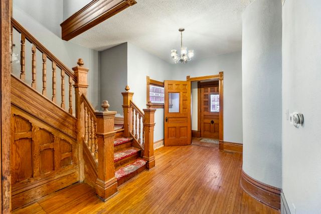 821 College Street, Cedar Falls, IA 50613