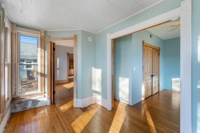 821 College Street, Cedar Falls, IA 50613