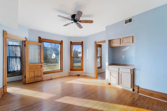 821 College Street, Cedar Falls, IA 50613