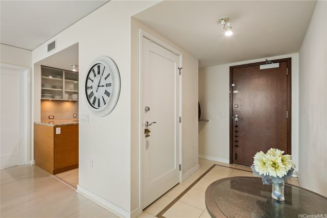 1177 Queen Street 3205, Honolulu, HI 96814