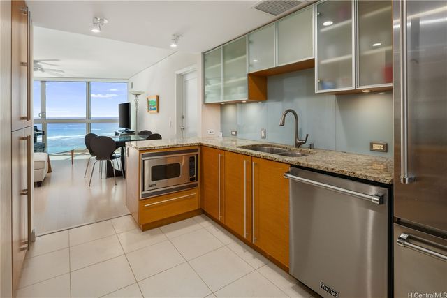 1177 Queen Street 3205, Honolulu, HI 96814