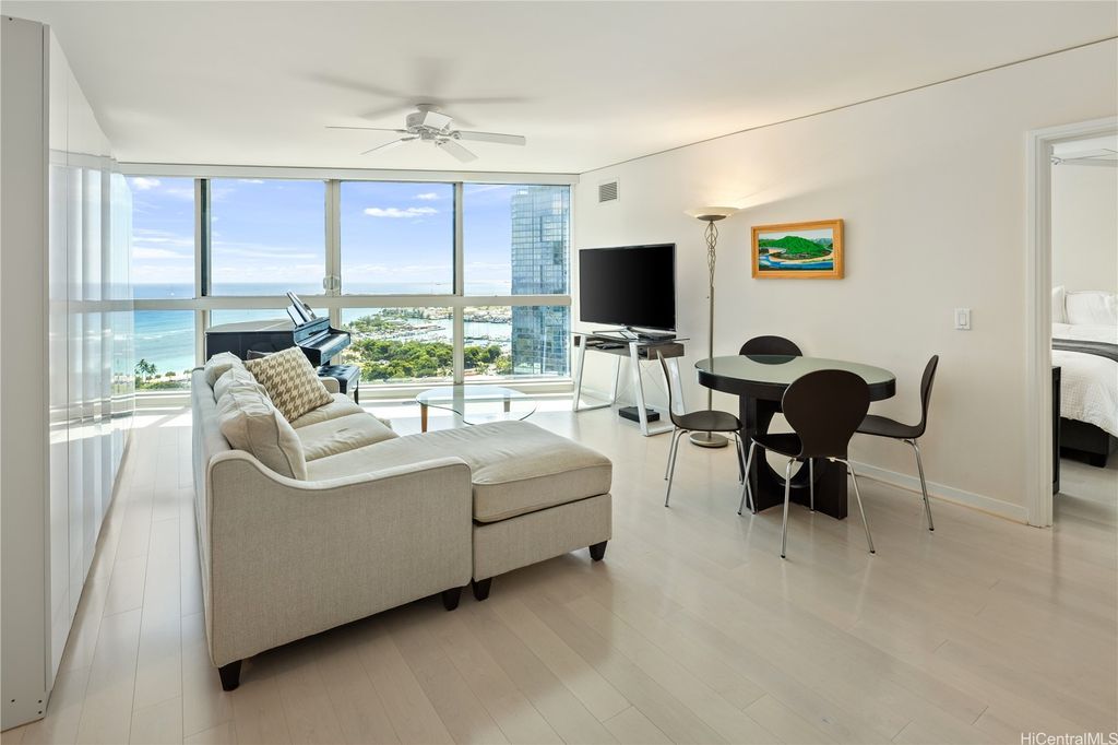 1177 Queen Street 3205, Honolulu, HI 96814