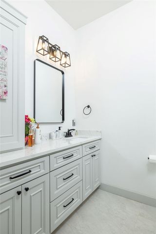 2504 N Crossover Road, Fayetteville, AR 72703