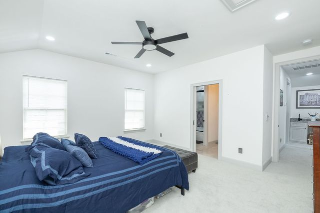 2504 N Crossover Road, Fayetteville, AR 72703
