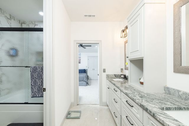 2504 N Crossover Road, Fayetteville, AR 72703