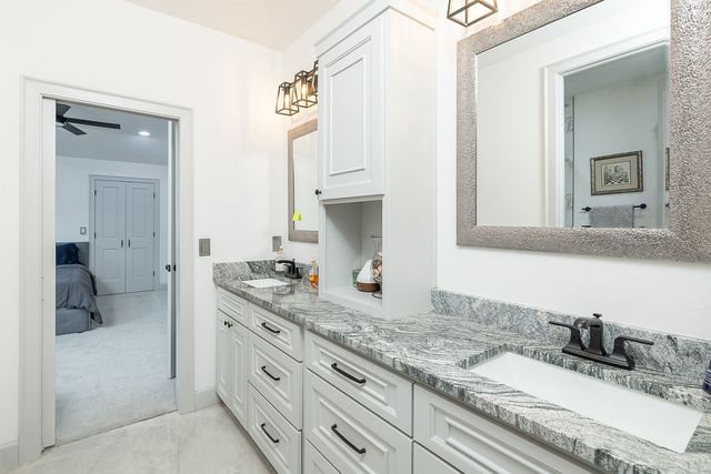2504 N Crossover Road, Fayetteville, AR 72703
