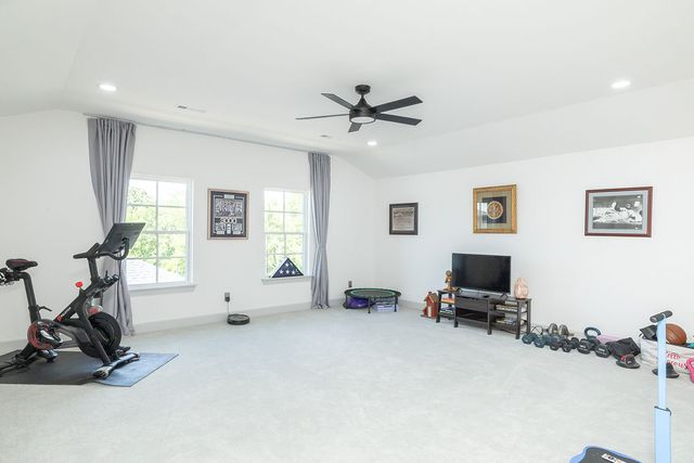 2504 N Crossover Road, Fayetteville, AR 72703