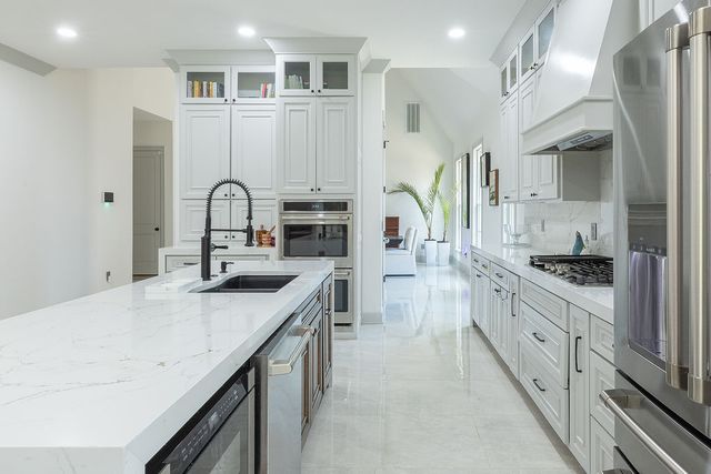 2504 N Crossover Road, Fayetteville, AR 72703