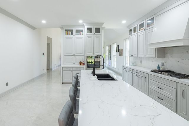 2504 N Crossover Road, Fayetteville, AR 72703