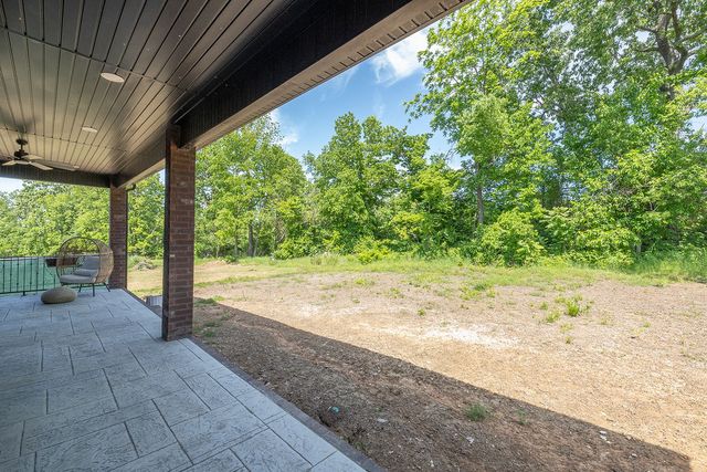 2504 N Crossover Road, Fayetteville, AR 72703