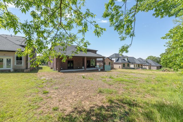 2504 N Crossover Road, Fayetteville, AR 72703