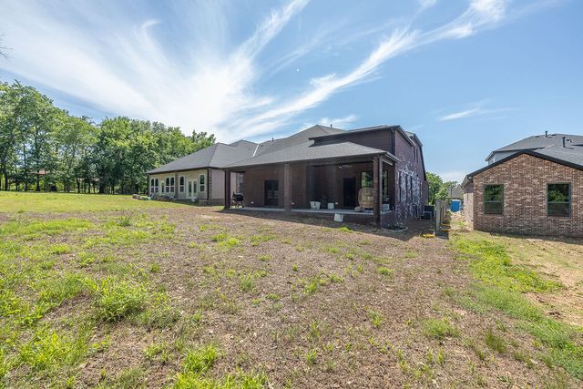 2504 N Crossover Road, Fayetteville, AR 72703