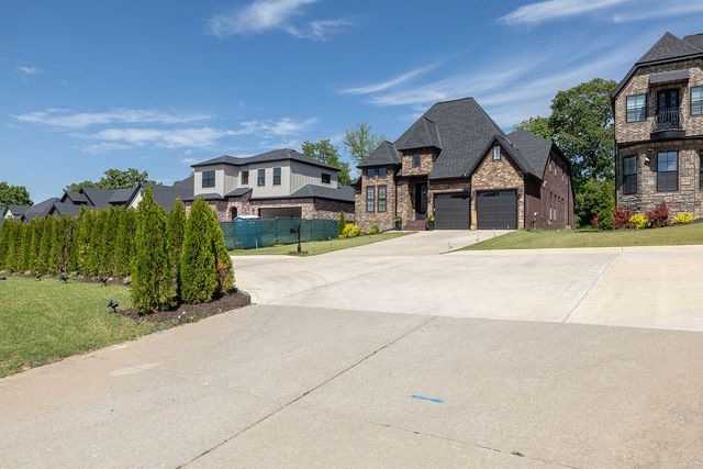 2504 N Crossover Road, Fayetteville, AR 72703