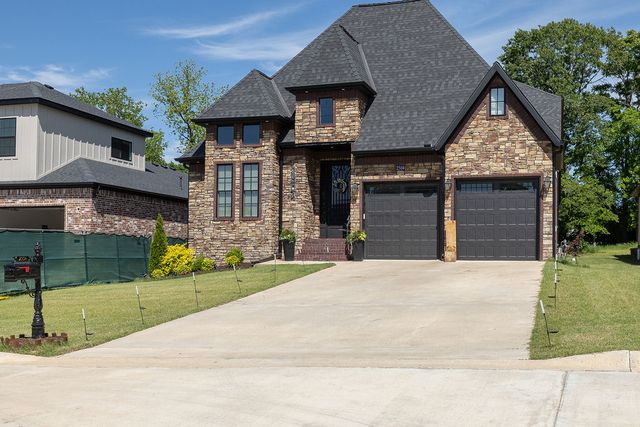 2504 N Crossover Road, Fayetteville, AR 72703