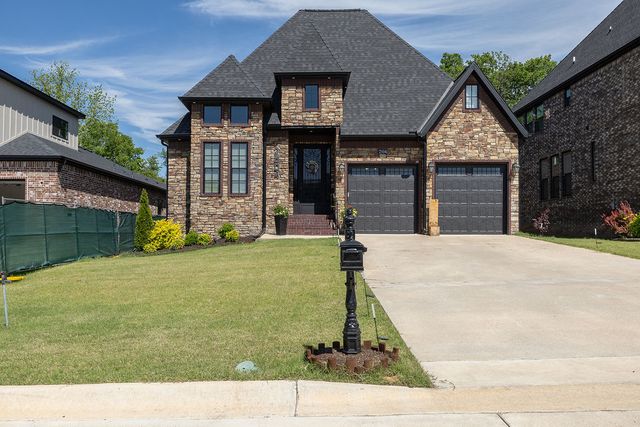 2504 N Crossover Road, Fayetteville, AR 72703