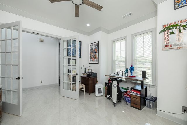 2504 N Crossover Road, Fayetteville, AR 72703