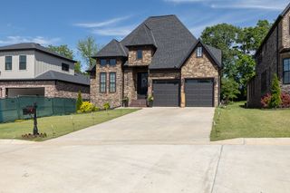 2504 N Crossover Road, Fayetteville, AR 72703