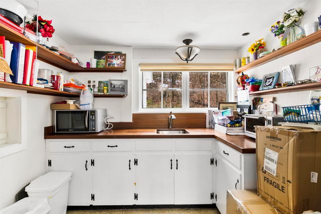 6795 VT Route 100, Londonderry, VT 05148