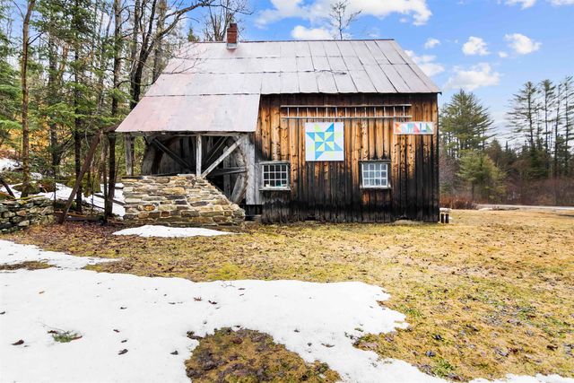 6795 VT Route 100, Londonderry, VT 05148