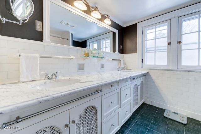 400 S Melcher Street, Johnstown, NY 12095